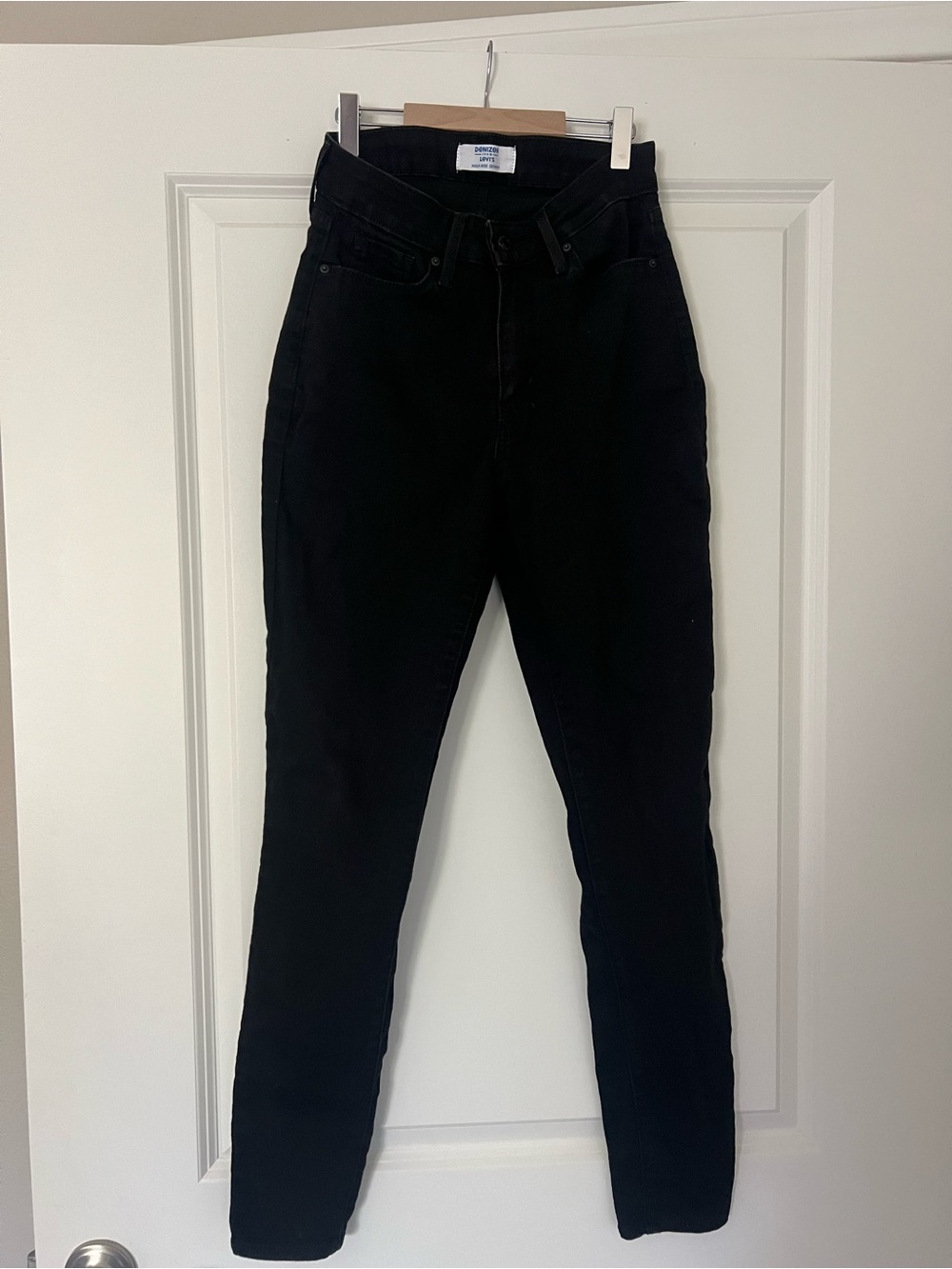 Black Levi High-Rise Skinny Jeans